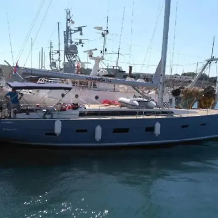 Botel Elisa Trogir